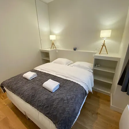 Apartment Aboukir Paris